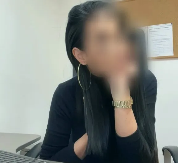 Larissa, 24