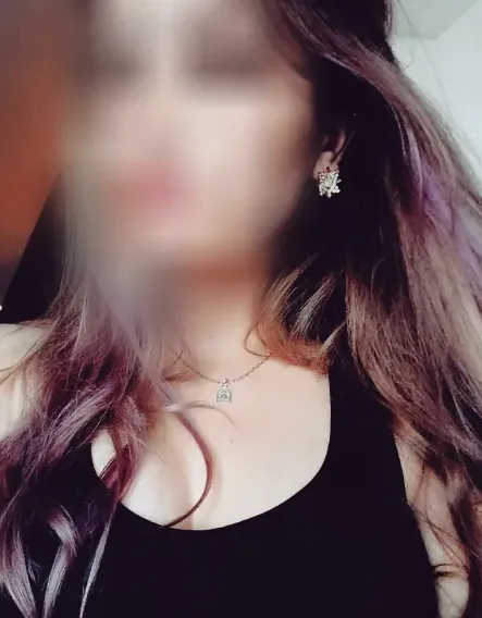 Leyla, 32