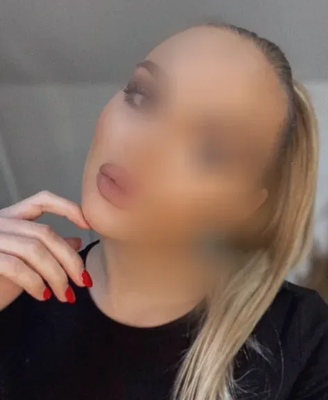 Melanie, 31