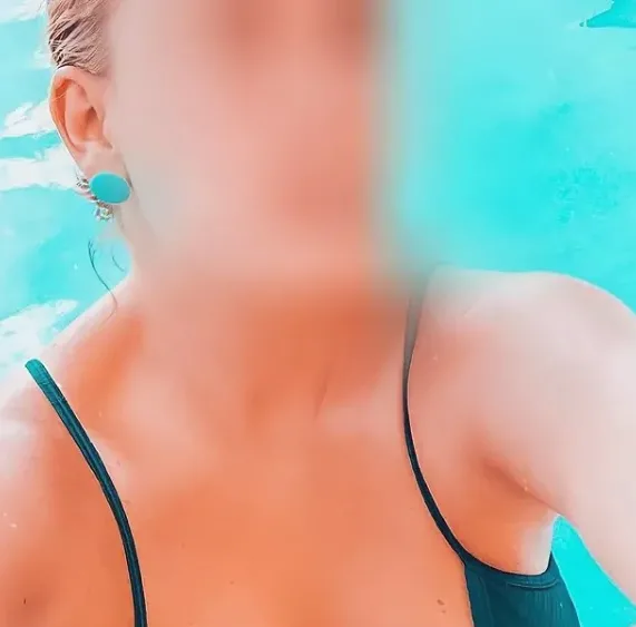 Melanie, 34