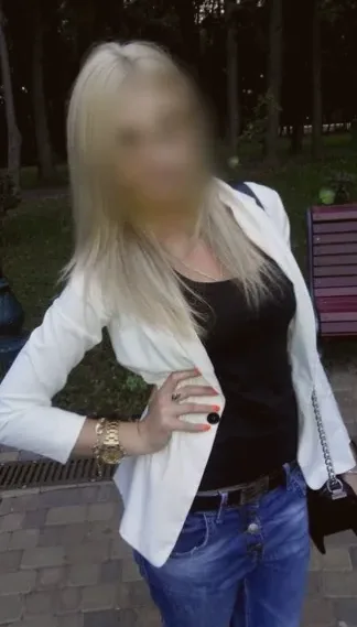 Melina, 35