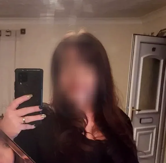 Neele, 36