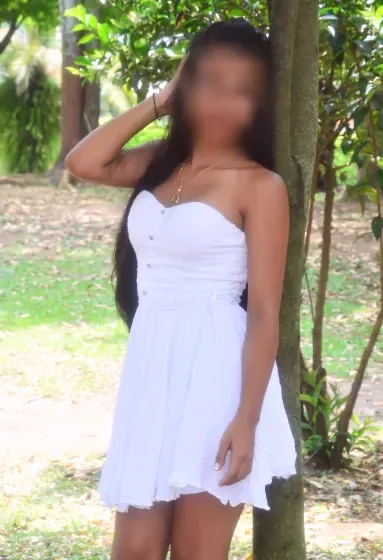 Nele, 28